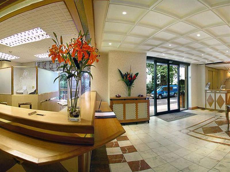 Norfolk Plaza Hotel Лондон Екстер'єр фото