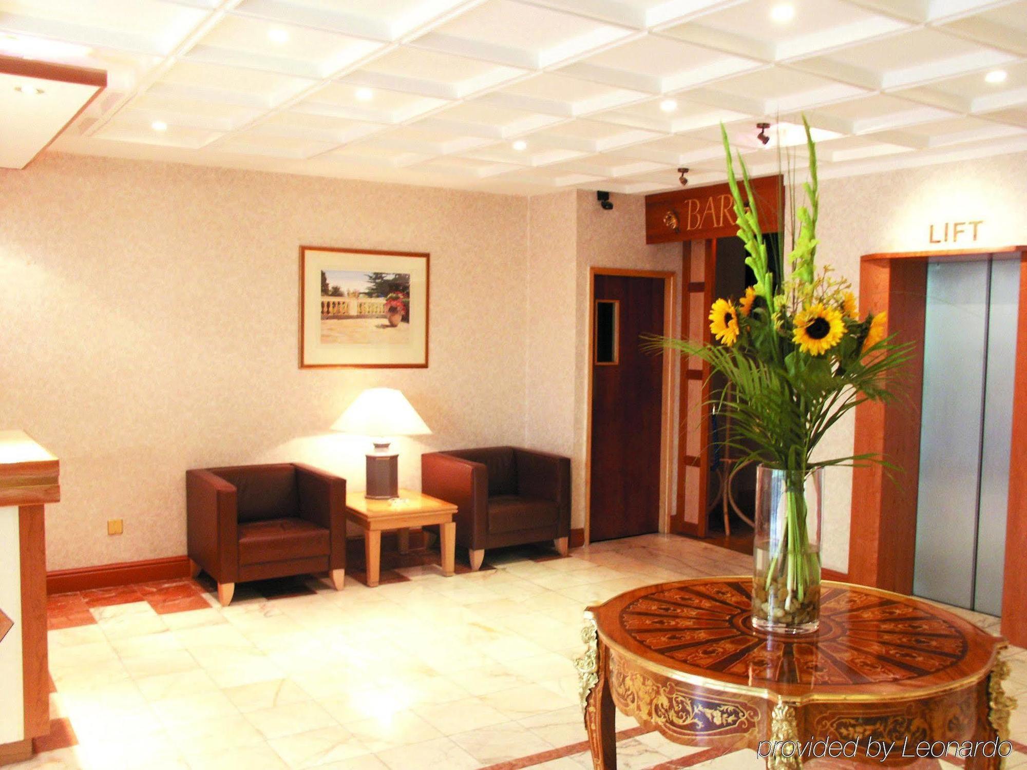 Norfolk Plaza Hotel Лондон Інтер'єр фото